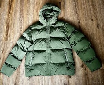 Jako nová péřová bunda Air Jordan - vel.L