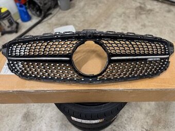 Mercedes-Benz C W205 / S205 originální AMG přední maska