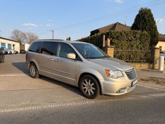 Chrysler Town Country 3,6 Pentastar DVD Kůže 2014