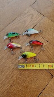 🎣 Sada 5 woblerů 4,5 cm – potápivé nástrahy na přívlač.