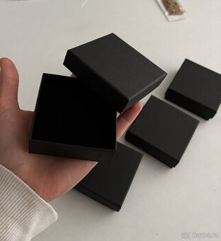 Krabičky na šperky černé 7x7x2,5 cm