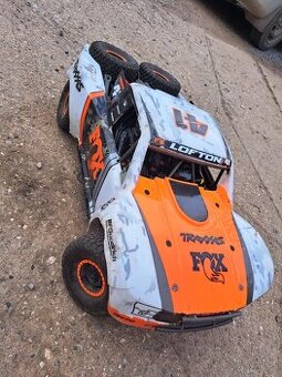 Prodám Traxxas UDR, nabíječka + 2 baterie a nové kola