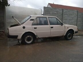 Prodám ze Škoda 125L r.v.1988 veškeré věci