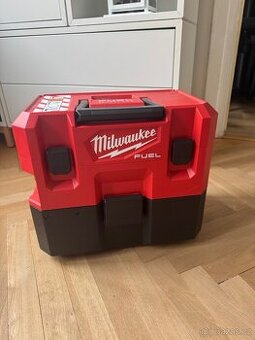 Vysavač Milwaukee M12 FVCL - zánovní - 1