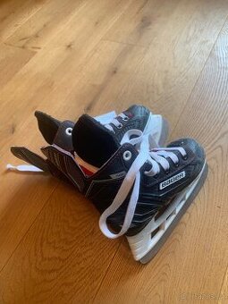 Bauer NS Skate- YTH