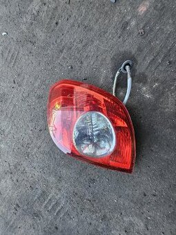 Opel antara pravé světlo