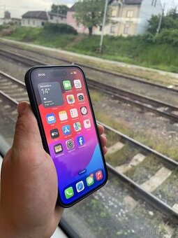 iPhone 15 128GB černý