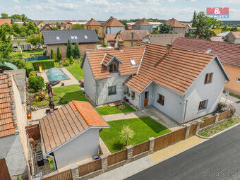 Prodej rodinného domu 6+kk, 180 m², Čečelice, ul. Hřbitovní