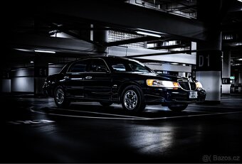 1998 Lincoln Town Car Signature Series
