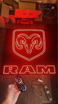 RAM logo na zeď