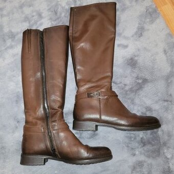 Kožené kozačky Baťa