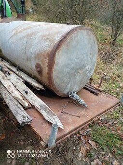 Nádrž na vodu s podvozkem