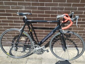 Silniční kolo Author