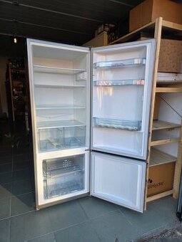 Chladnička s mrazničkou Gorenje stříbrná