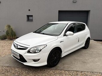 Hyundai i30 1.4i 80KW Blue Drive, Senzory, Výhřev, Tempomat