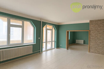Pronájem přízemního obchodního prostoru 61m²
