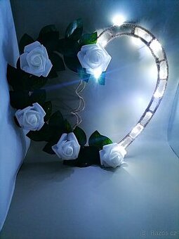 Velké srdce s pěnovými růžemi (Bílé) - Svítící