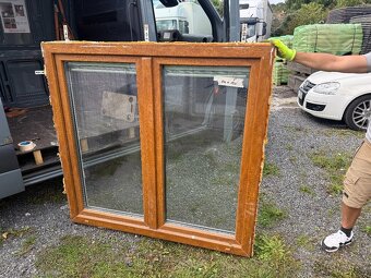 Plastové okna trojsklo, zlatý dub/bílá různé rozměry