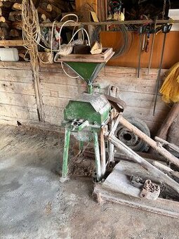 Šroťák obilí s motorem 7,5 kw