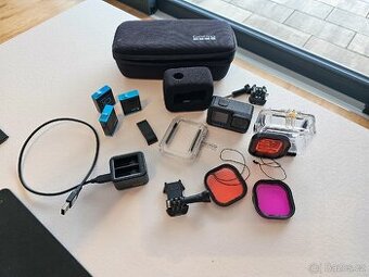 ​GoPro HERO 10 Black - VELKÝ SET (3x Bat, moto, potápění)