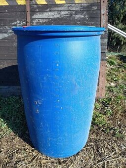 Plastové sudy 220 litrů