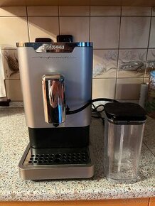 Zánovní automatický kávovar