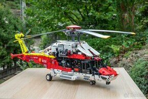 LEGO Technic 42145 Záchranářský vrtulník Airbus H175 - 1