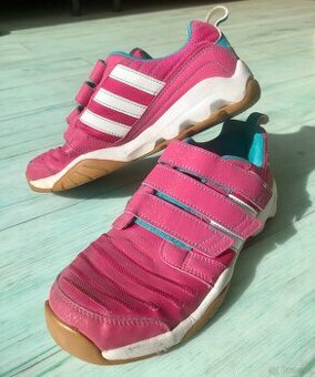Sportovní obuv Adidas vel.37