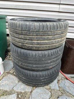 Pneu 225/50/17