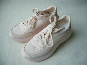 Nove tenisky EU 37
