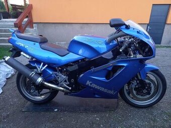 Motor Kawasaki ZXR750J1 a karburátory