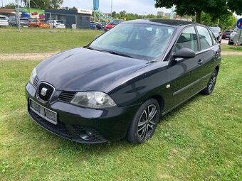 Seat Ibiza 1.4i 16v 63kw bez koroze klima nová stk + me alu