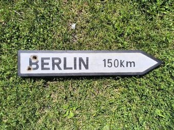 Dřevěná cedule - BERLIN