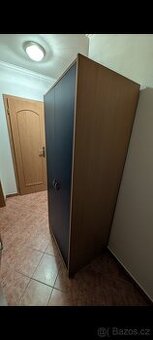 Šatní skříň