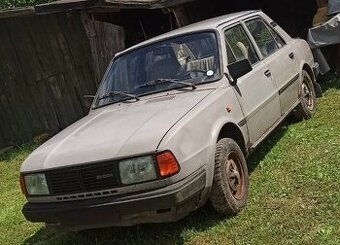 Škoda 120L + různé náhradní díly