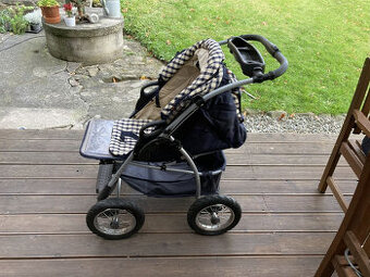 starší kočárek