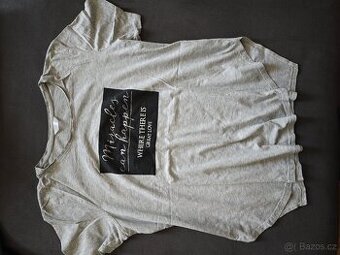 Šedé tričko s krátkým rukávem