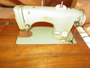 Šicí stroj