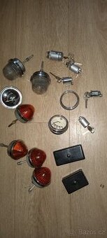 Světla, blinkry, budíky