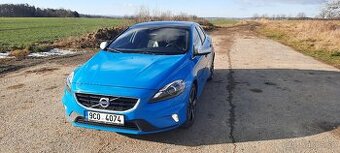 Volvo V40 124kW R-Design  Panorama Xenony Kůže Harman Kardon