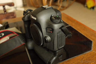 Prodám Canon EOS 5DS R