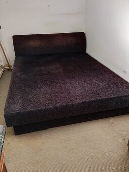 Čalouněná postel - 1