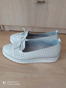 NOVÉ KOŽENÉ MOKASÍNY