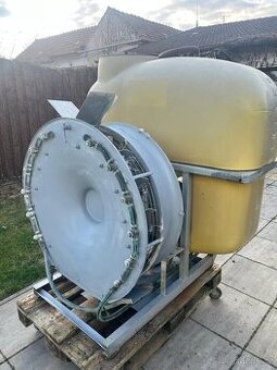 Prodám nesený postřikovač – nádrž 500l