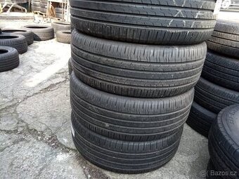 PRODÁM 4 LETNÍ PNEU CONTINENTAL 235/55/18, CENA JE ZA 4 PNEU