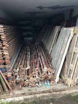 Prodám Haki lešení , díly, sestavy,kostky -podpěrné stojky