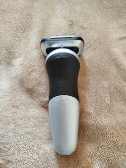 Holicí strojek Braun