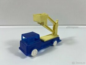 Stará hračka - retro plastové autíčko SMĚR s plošinou