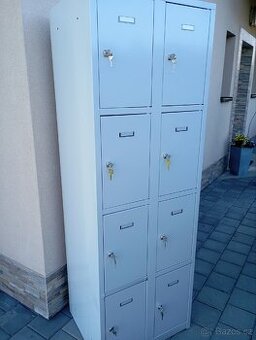 Plechová skříň 8 boxů