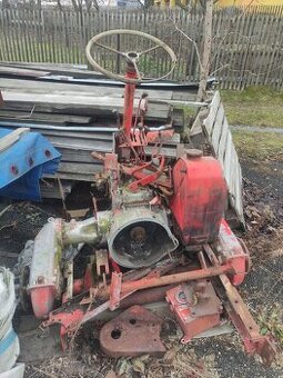 Díly na traktor rs 09